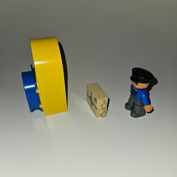 Lego Duplo 5638 Legoville Postman Mail Man Post Office Box Motorcycle COMPLETE - Picture 4 of 13